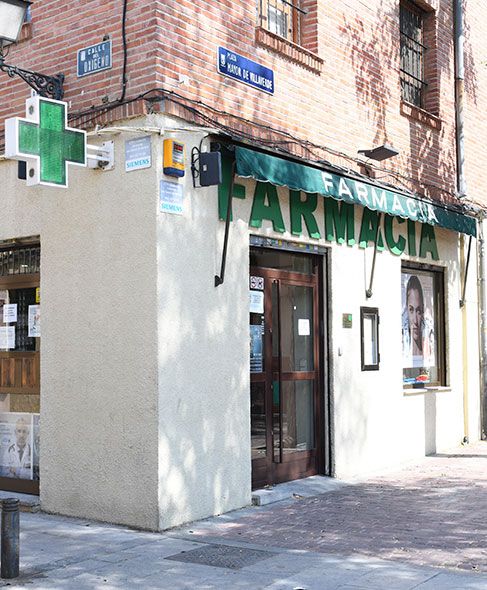 Farmacia V. de Grado y C. de Blas. Fachada